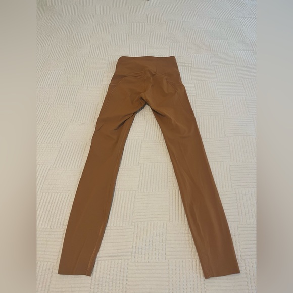 Lululemon Fast and Free high rise 25” leggings Sz 2 - Picture 3 of 3